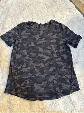 Lululemon Gray & Black Camo Short Sleeve Athletic Tee